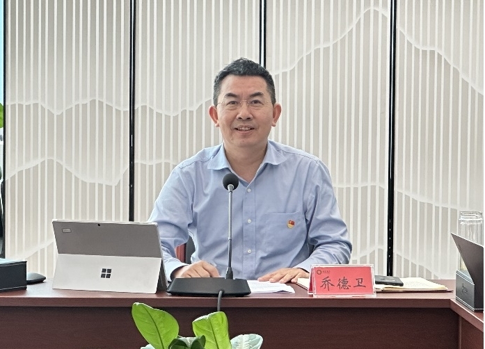 美高梅集团党委理论学习中心组召开第七次集中学习钻研会